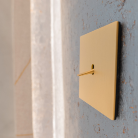 5.1 - 1-ne satiin kuldne messing raam + veksellüliti läikiv kuldse nupuga