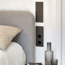 5.1 - 3-ne harjatud grafiit messing raam veksellüliti kroom nupuga 2xpesa